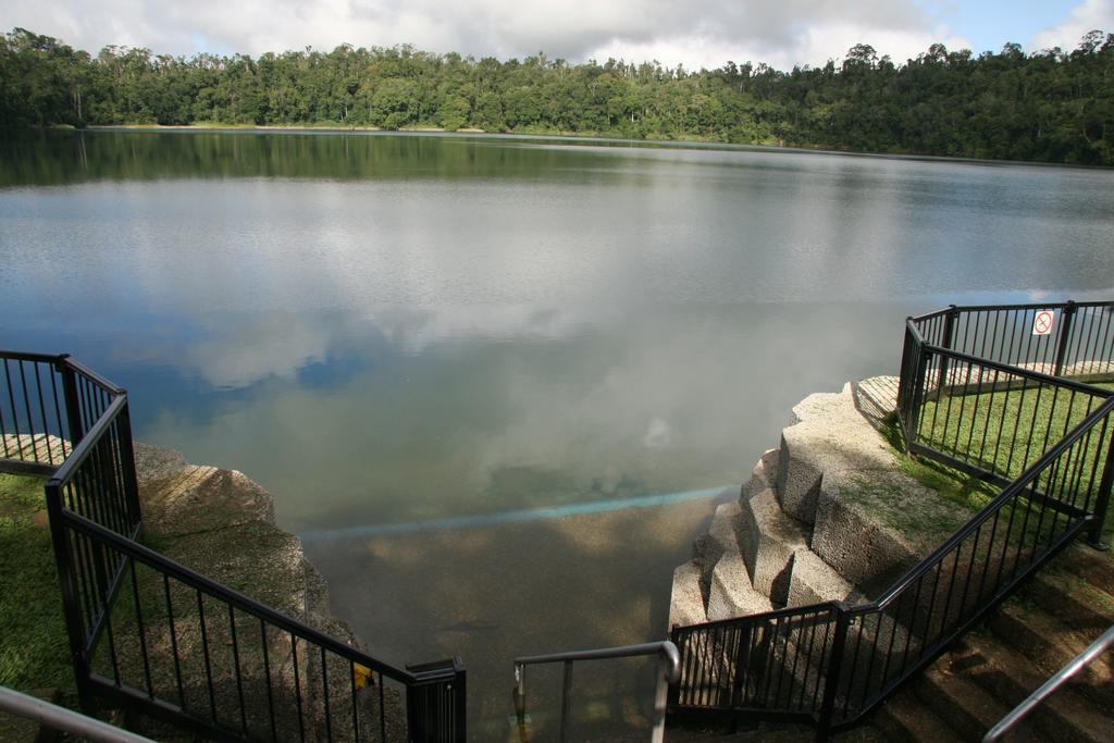 Lake Eacham Tourist Park & Cabins Exterior foto