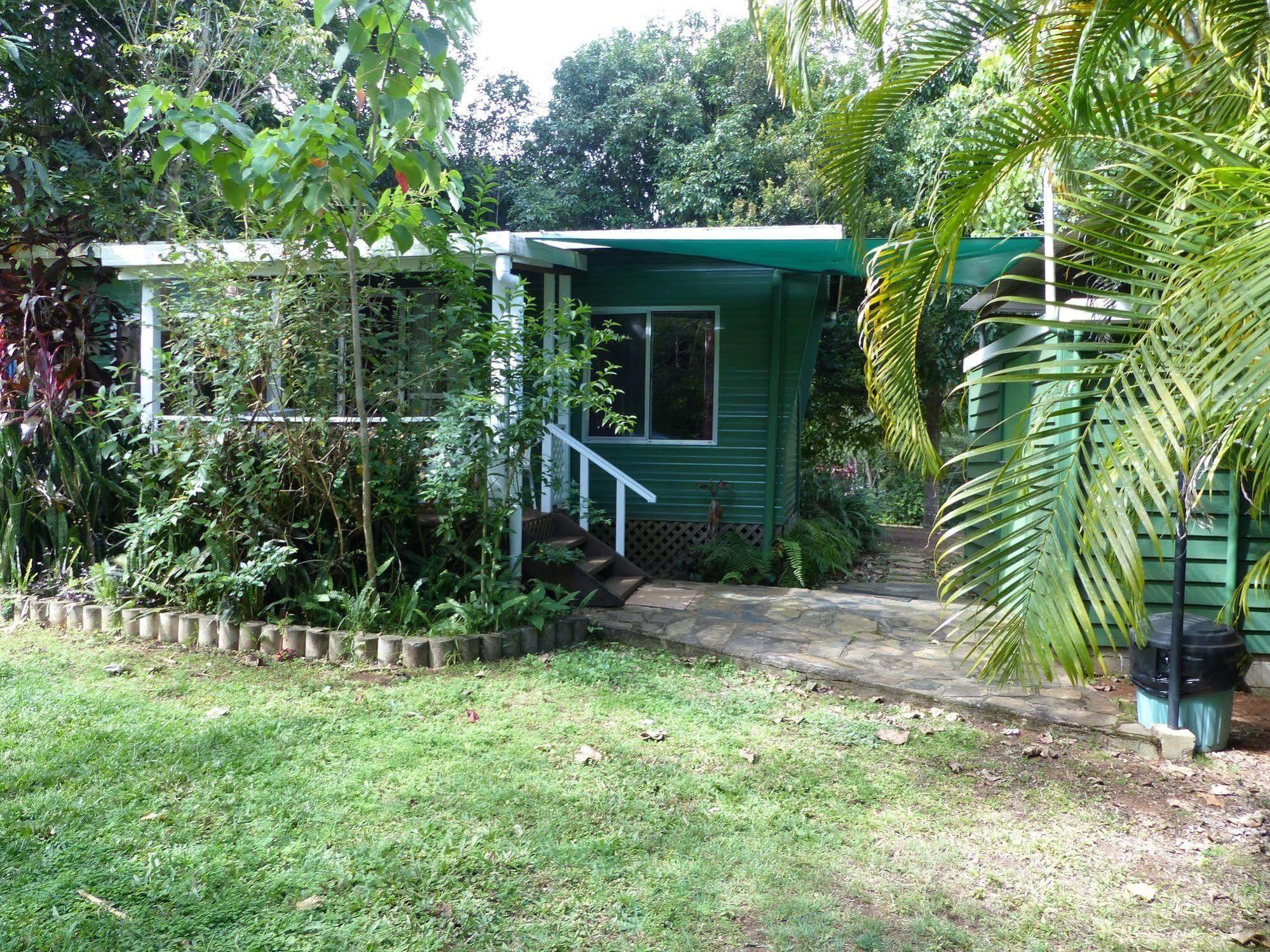 Lake Eacham Tourist Park & Cabins Exterior foto